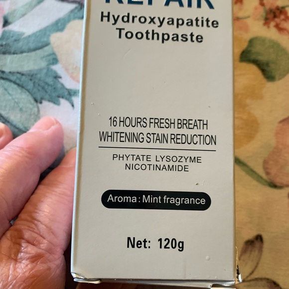 Croent White Tooth Repair Toothpaste - Picture 3 of 7